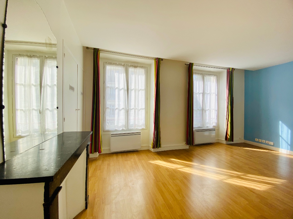 2P  de 35m² aux coeur des Abbesses 1