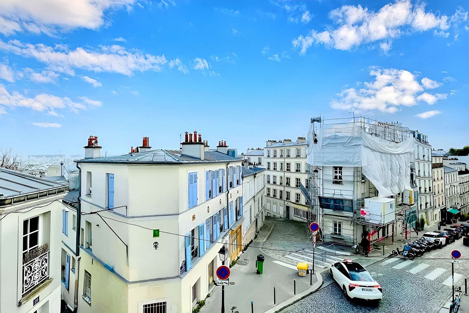 Magnifique appartement avec vue dégagée, en 2ème et dernier étage, au pied du Sacré-Coeur ! 1