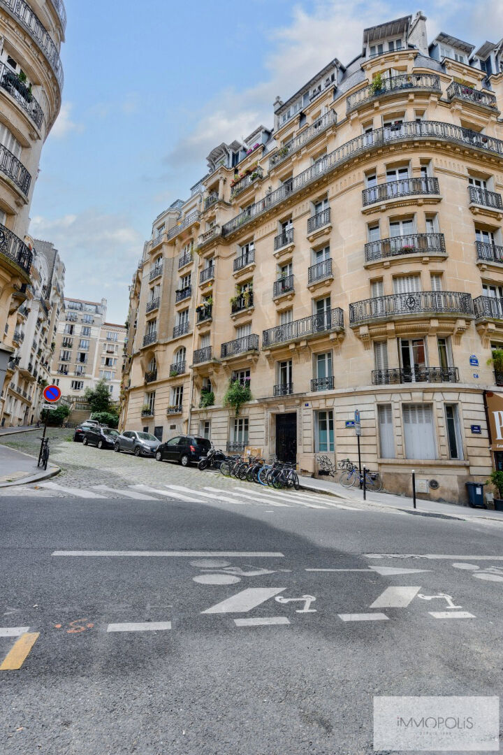 Vignes de Montmatre / Gaston Couté  3 pièces 2 chambres  très beau classique. 11