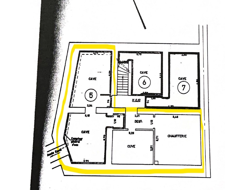 Rare à Montmartre : Spacieux local commercial de 107,13 m² avec 3 vastes caves ! 17