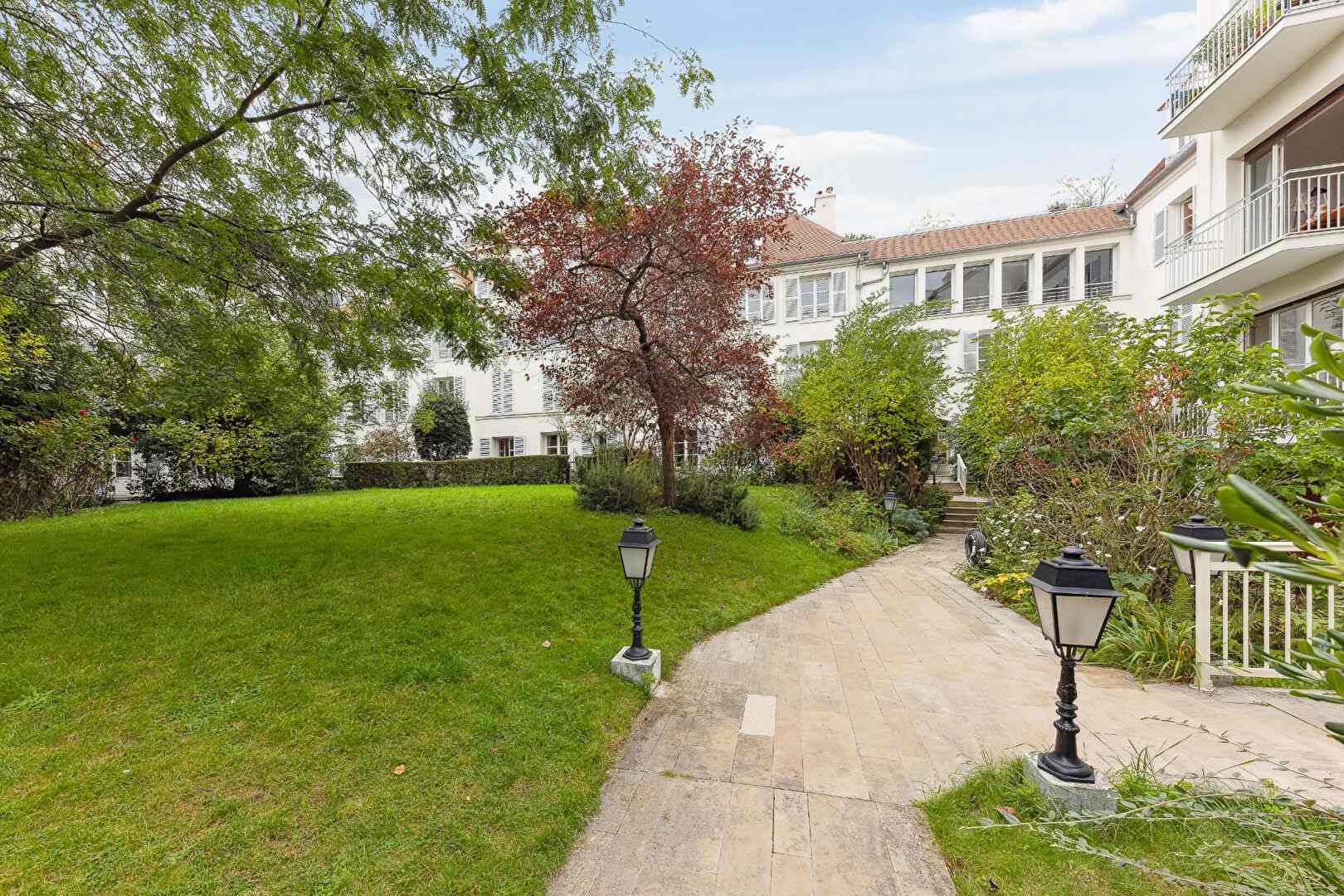 Ground floor residence Sandrin in Montmartre. 12