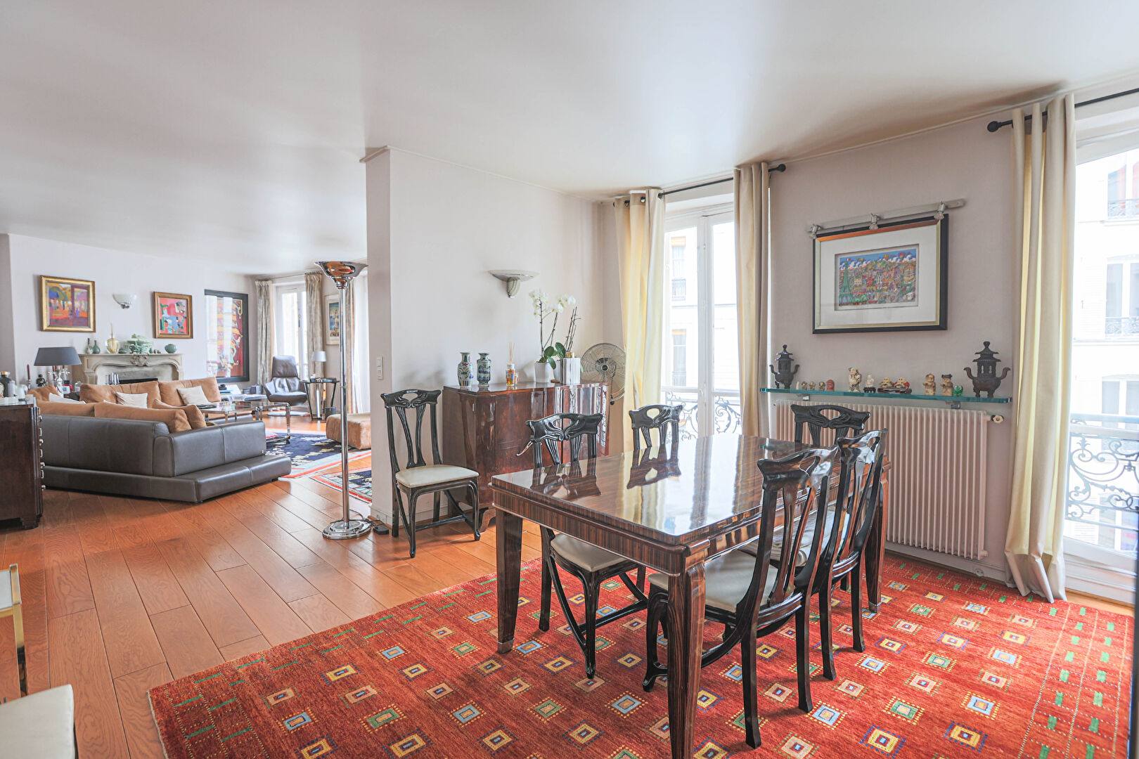 Family apartment in the Abbesses – Paris 18th. 7