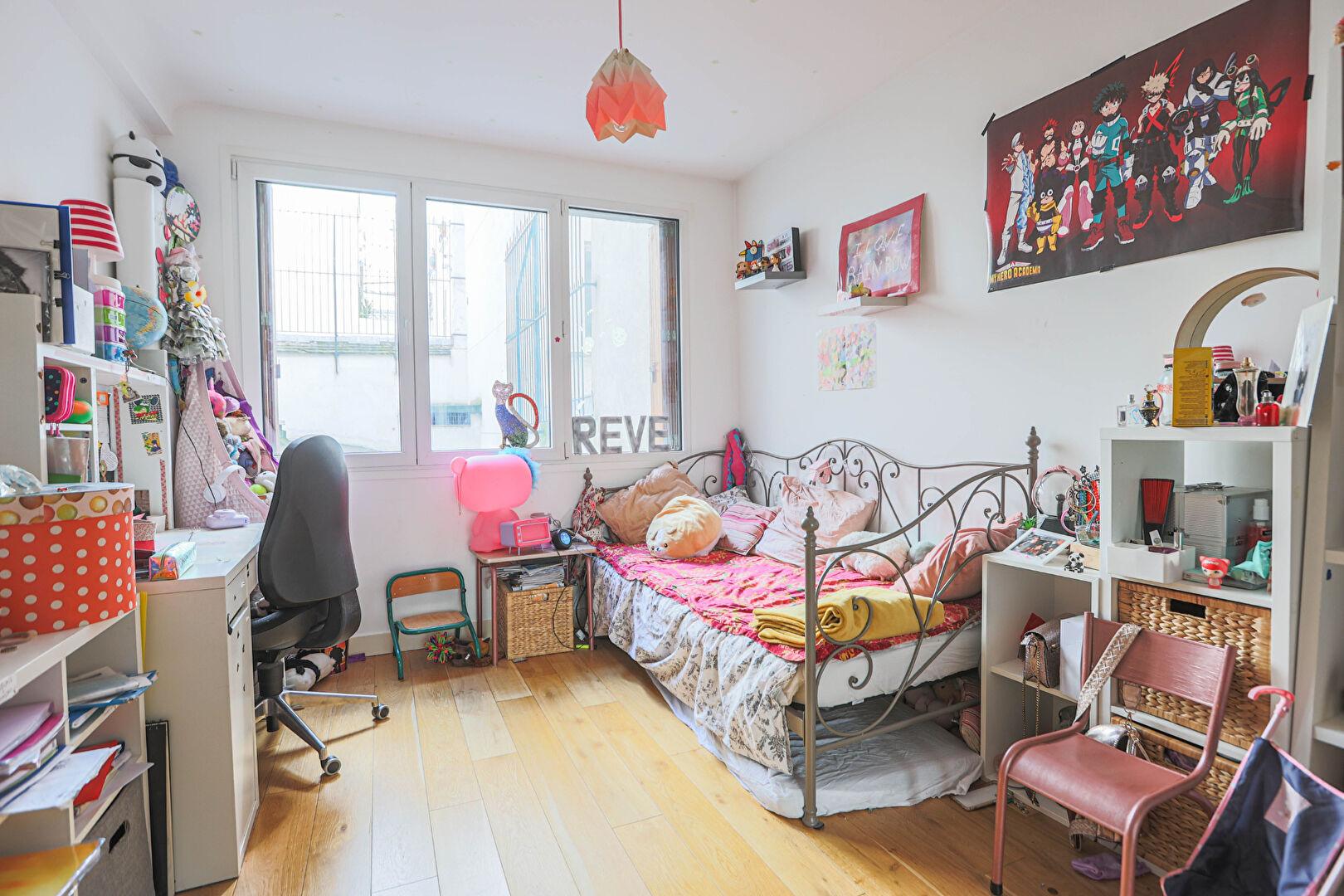 Appartement familial au coeur des Abbesses . 10