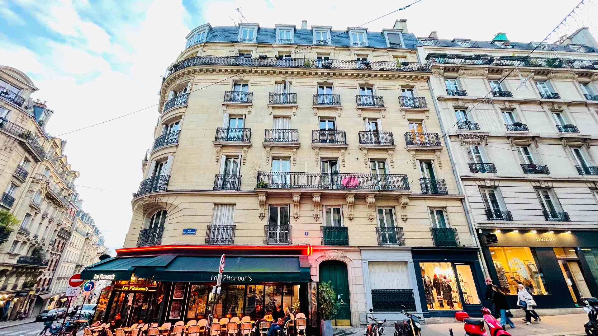 Cave rare à vendre au coeur des Abbesses : Opportunité à ne pas manquer ! 2