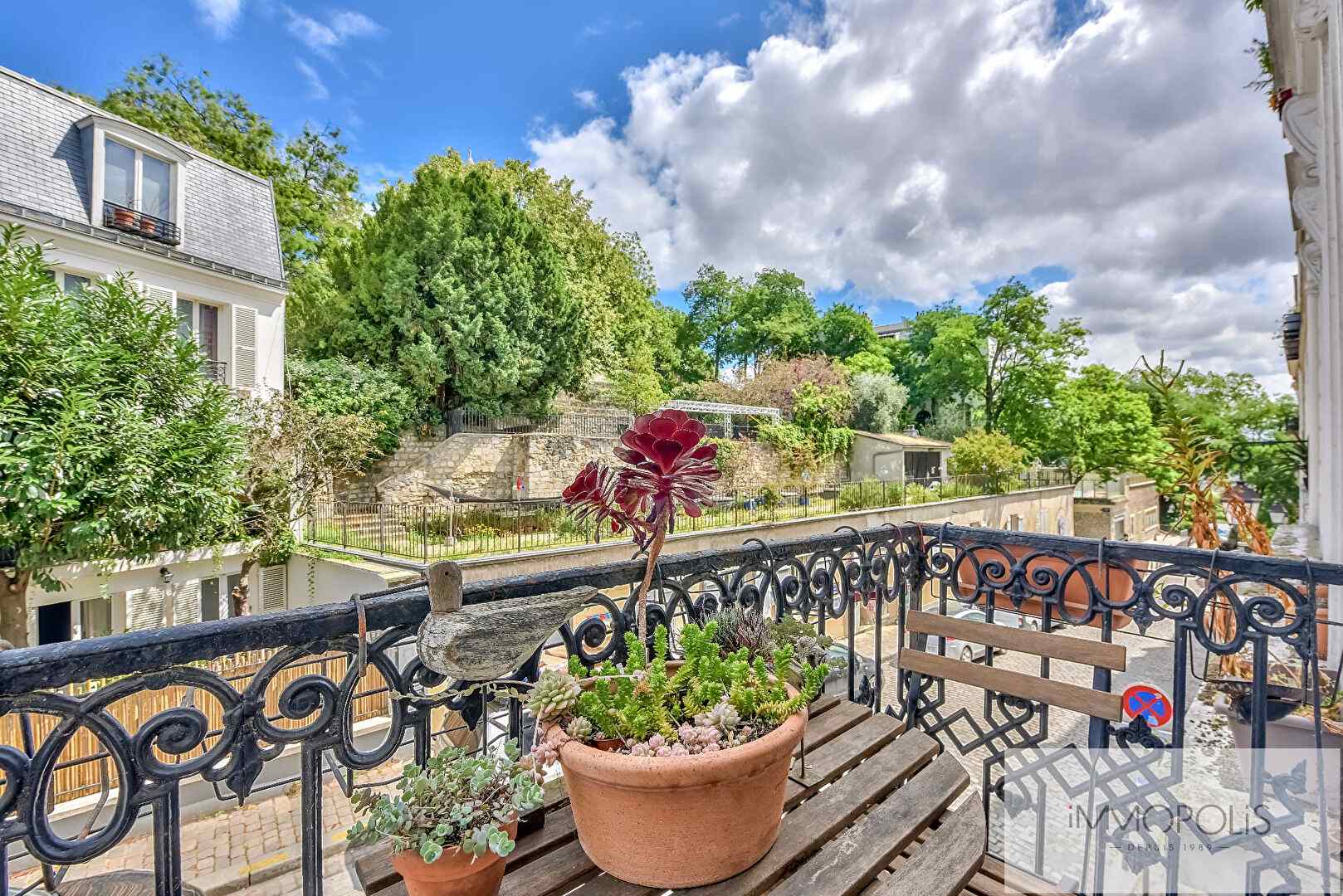 Appartement clair et calme avec balcon et vue sur les arènes de Montmartre ! 2