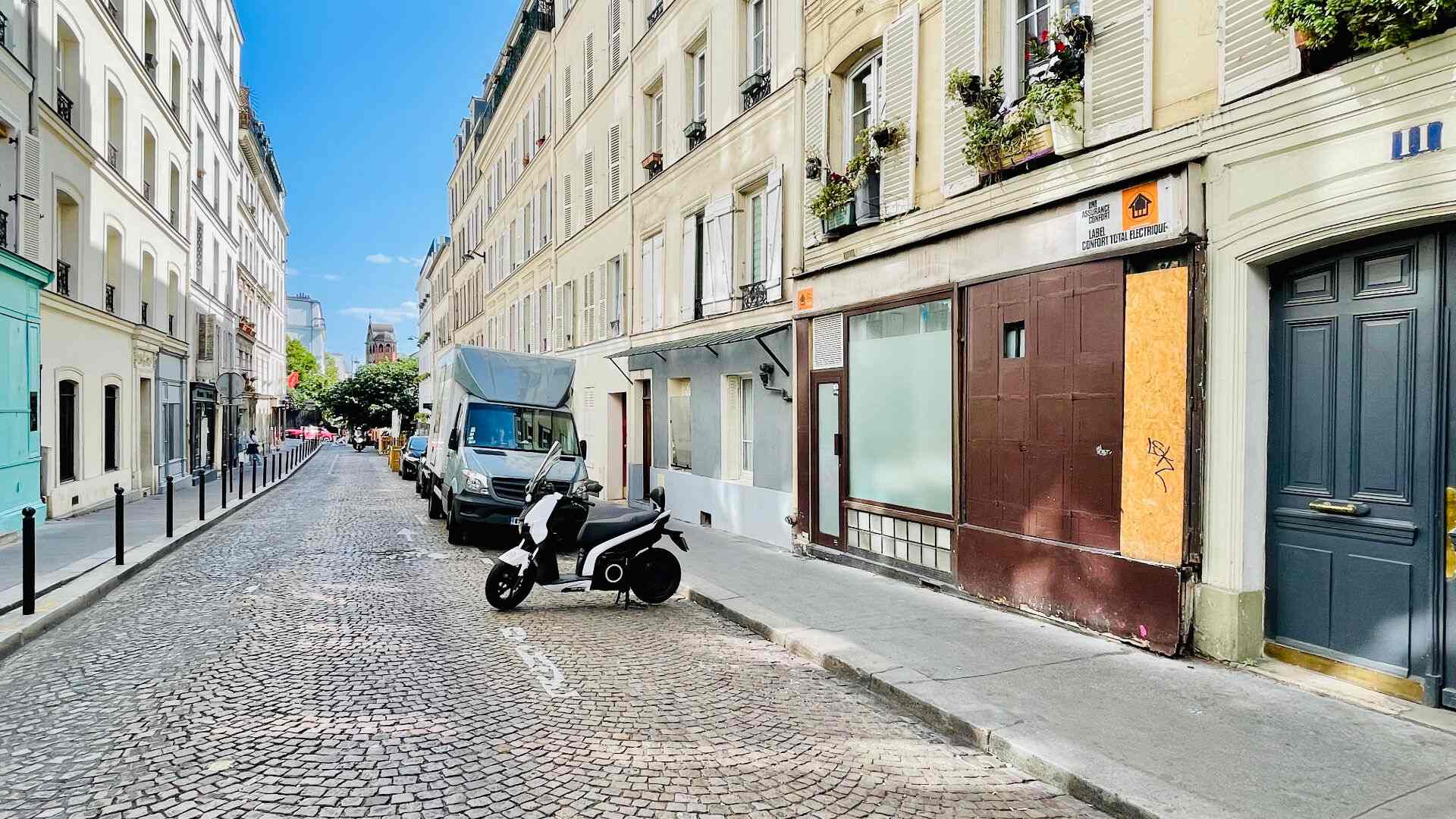 Charmant studio au dernier étage, rue Durantin, Abbesses – Montmartre 9