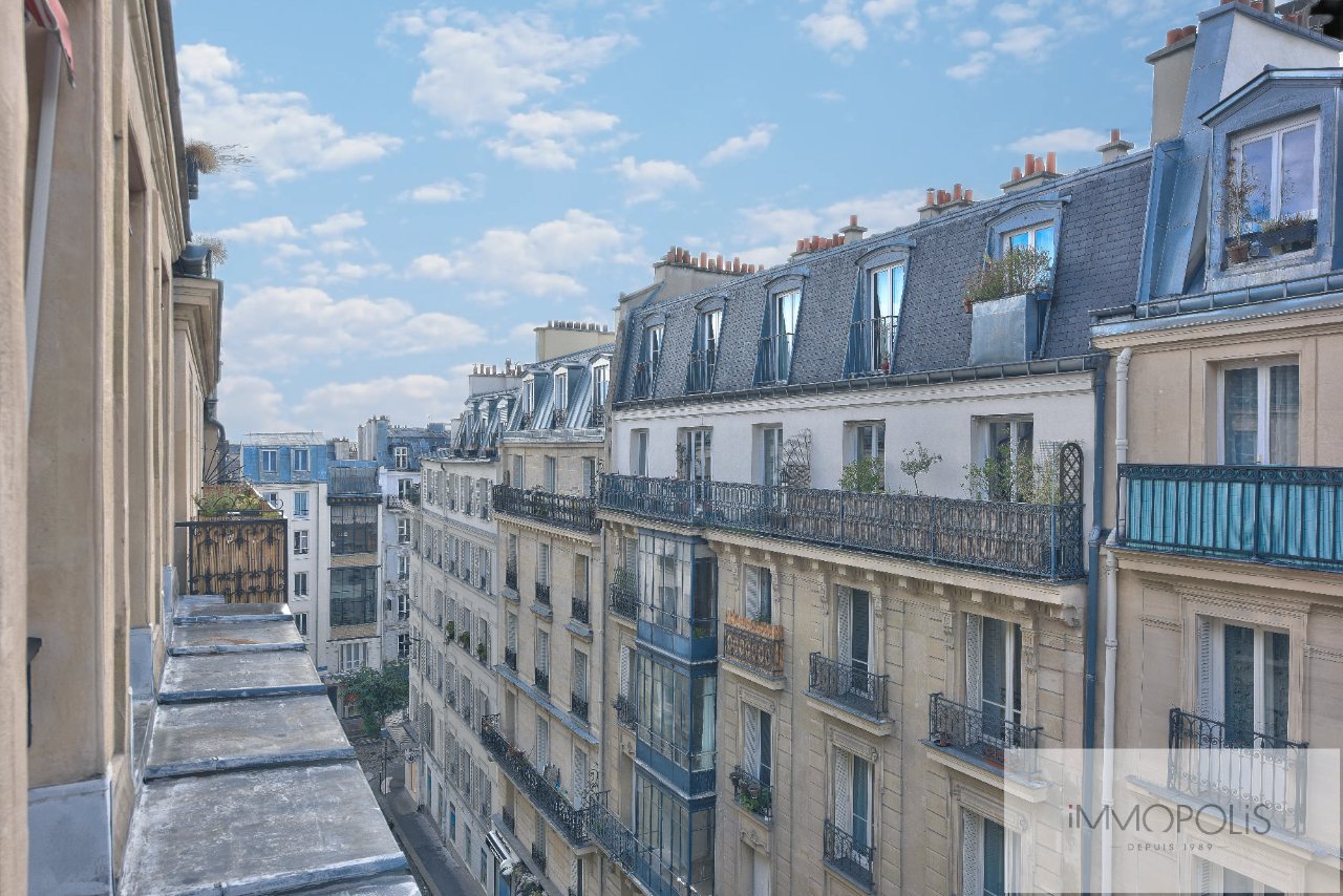 Charmant 2 pièces ensoleillé et optimisé – Rue Burq, Abbesses 1