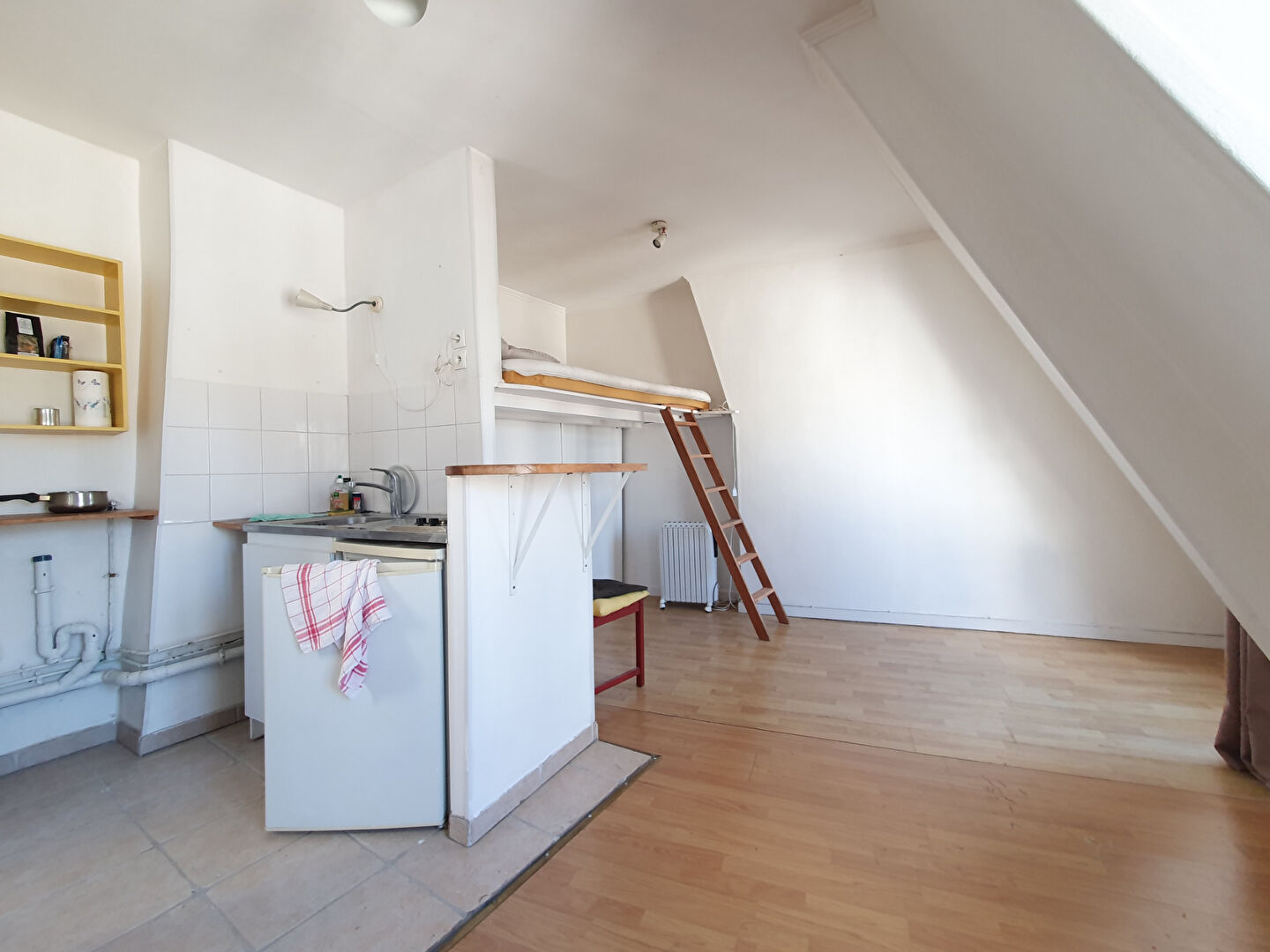 STUDIO PLEIN CIEL VUE SACRE COEUR DER 18,21M² CARREZ et 4,32M² Hors carrez 3