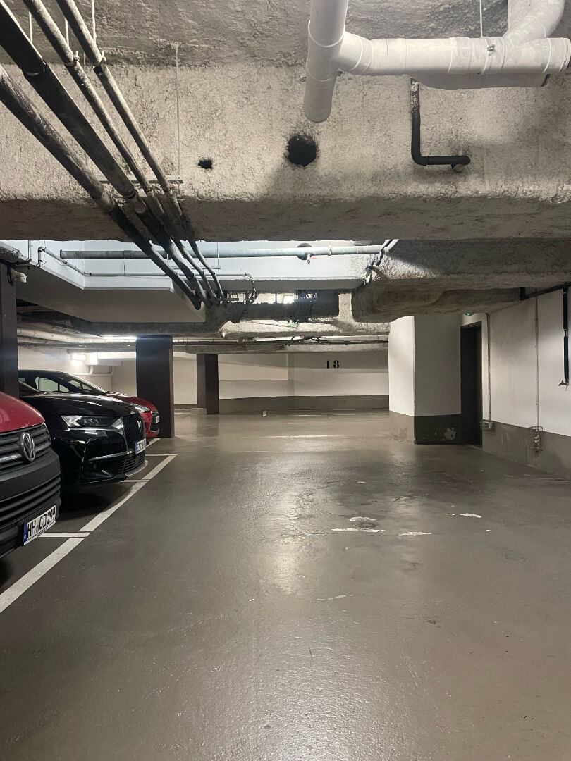 EMPLACEMENT DE PARKING À SAISIR 2