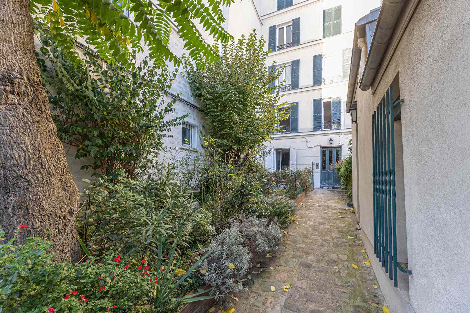 Studio entièrement rénové avec un jardin privé en plein coeur de Montmartre ! 10