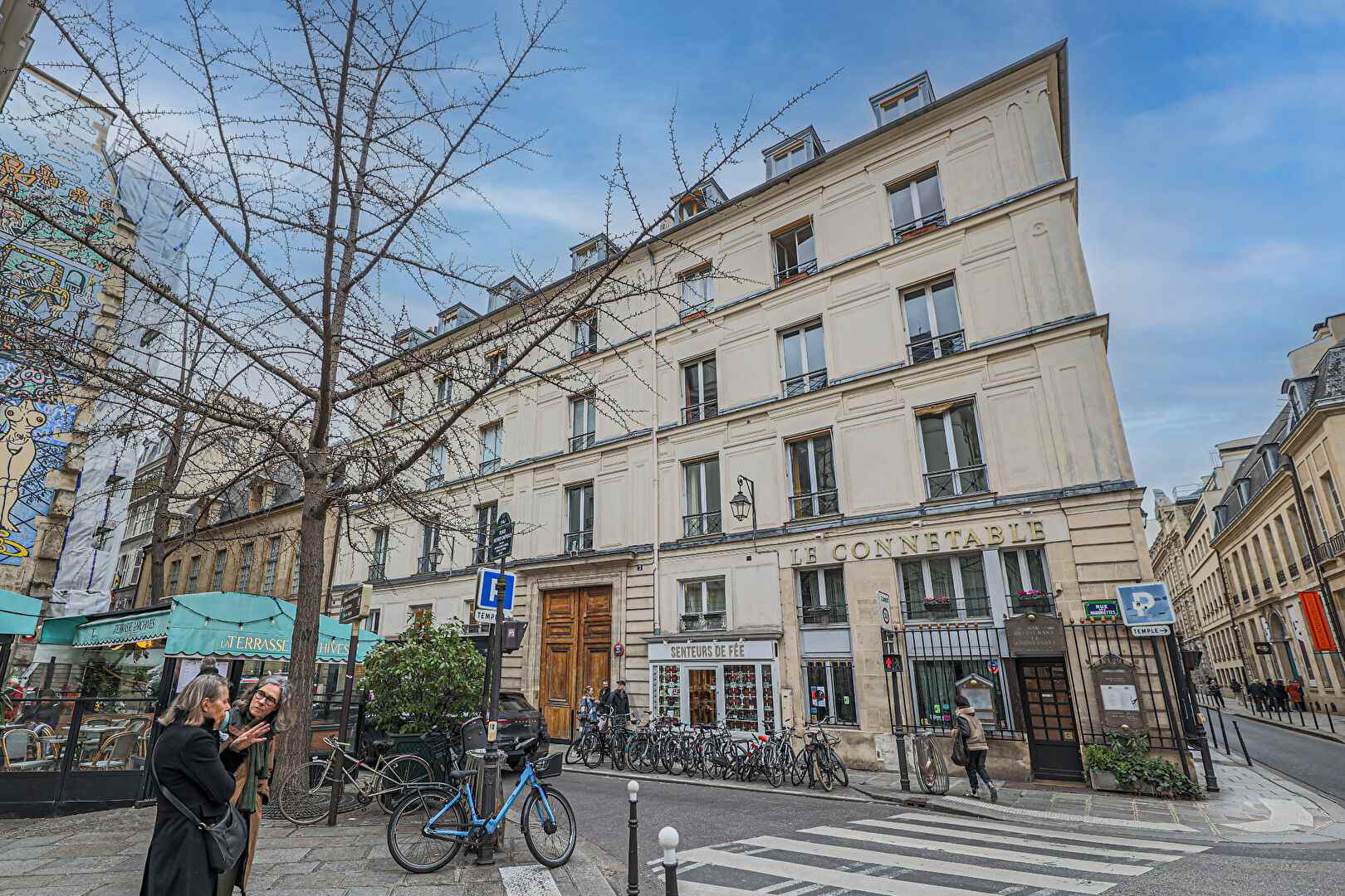 Rare opportunité au coeur du Marais : Studio en dernier étage avec vue imprenable – À découvrir sans tarder ! 10