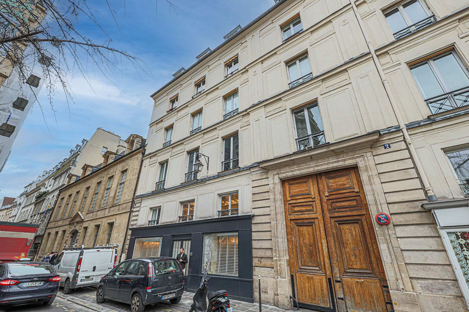 Rare opportunité au coeur du Marais : Studio en dernier étage avec vue imprenable – À découvrir sans tarder ! 12