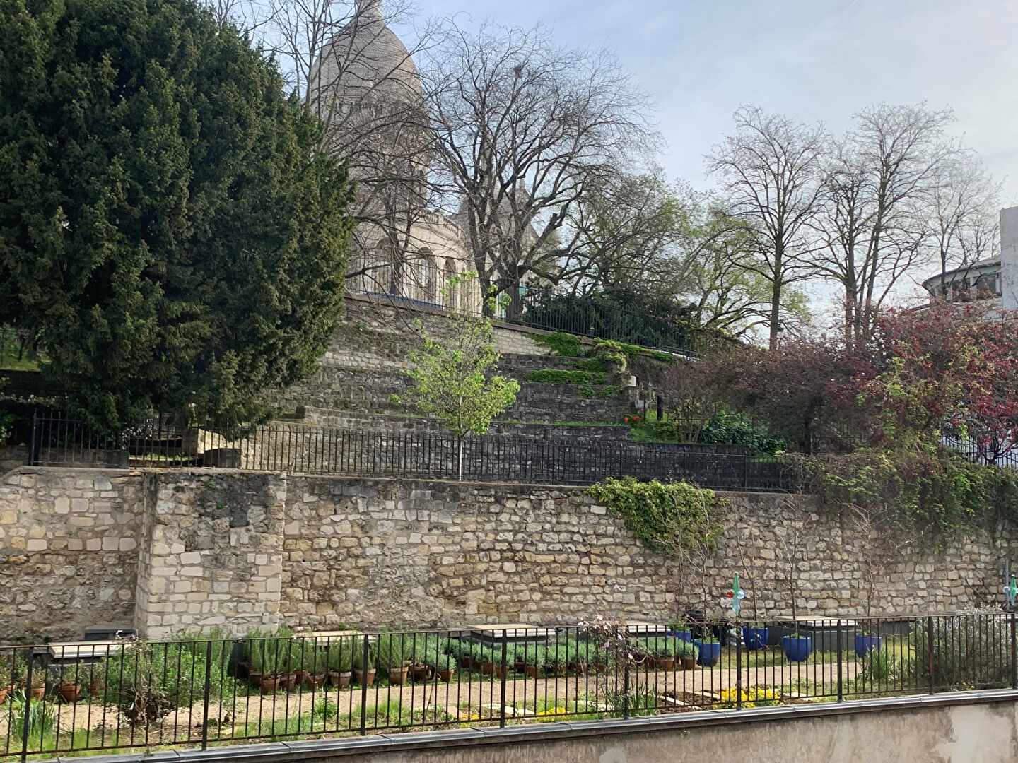 Appartement clair et calme avec balcon et vue sur les arènes de Montmartre ! 13