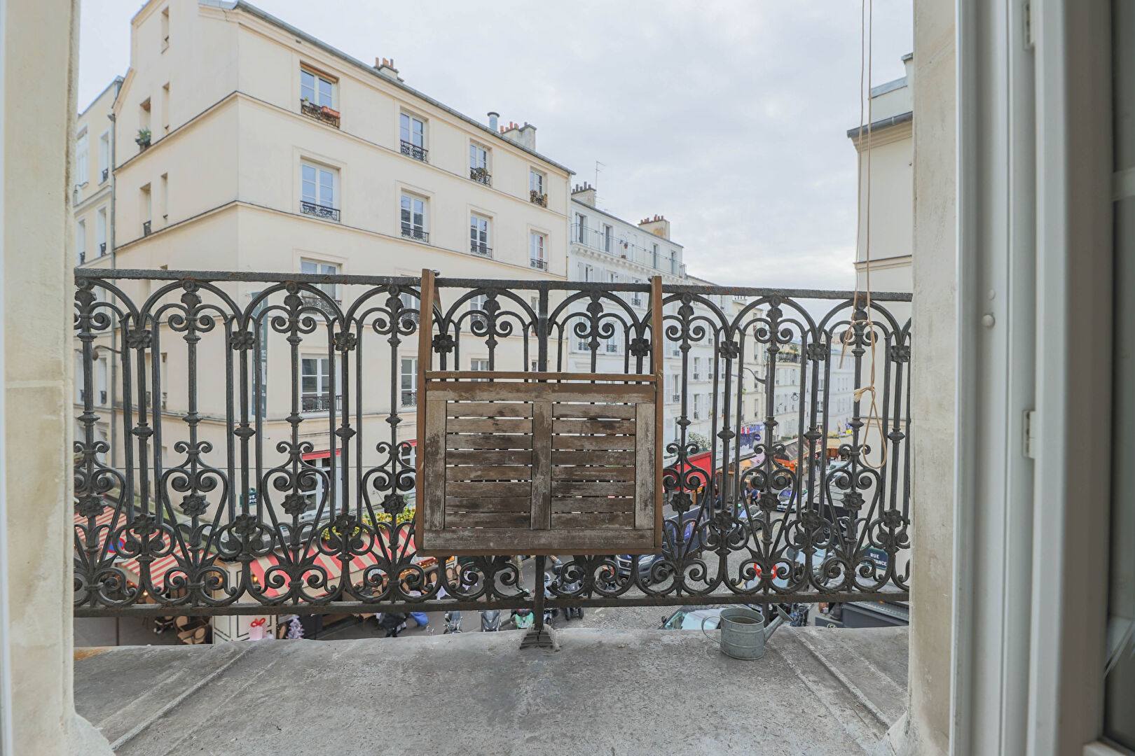 Bien coup de coeur à Montmartre, vue ouverte, avec ascenseur ! 4