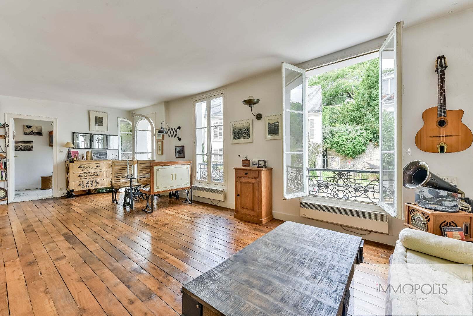 Appartement clair et calme avec balcon et vue sur les arènes de Montmartre ! 1